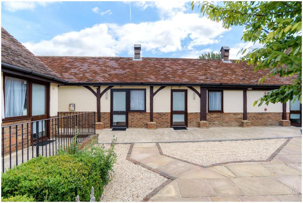 Kingfisher Barn Bed & Breakfast Abingdon-on-Thames Exterior photo